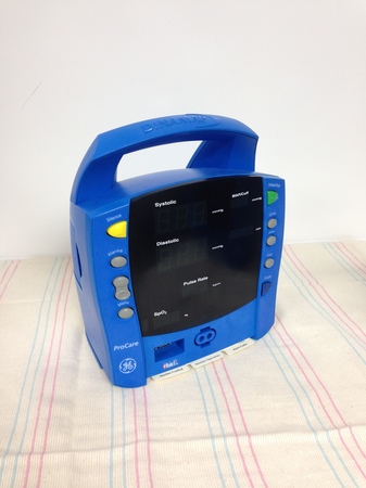 Patient Monitoring BP GE Dinamap DCP300M-EN Vital Signs Monitor