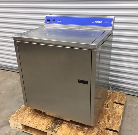 Laboratory Equipment  Getinge 2460UC Ultrasonic Cleaner