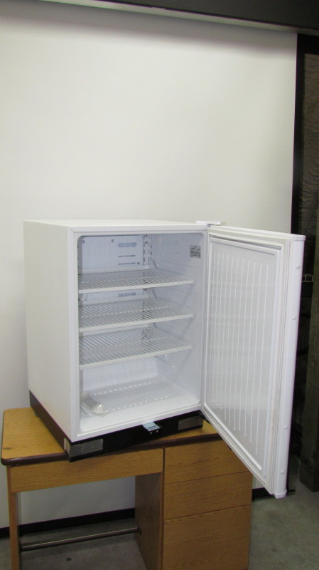 Sanyo SR-L6111W Biomedical Refrigerator