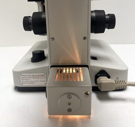 Leitz Dialux 22EB Microscope