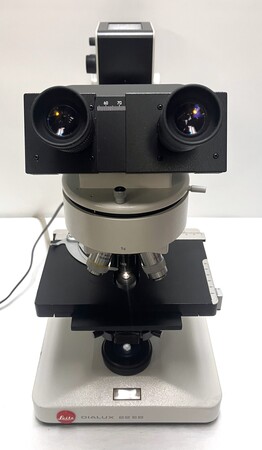 Leitz Dialux 22EB Microscope