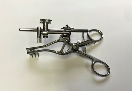 Surgical Instruments Clamps V. Mueller CH5090 Satinsky Clamp